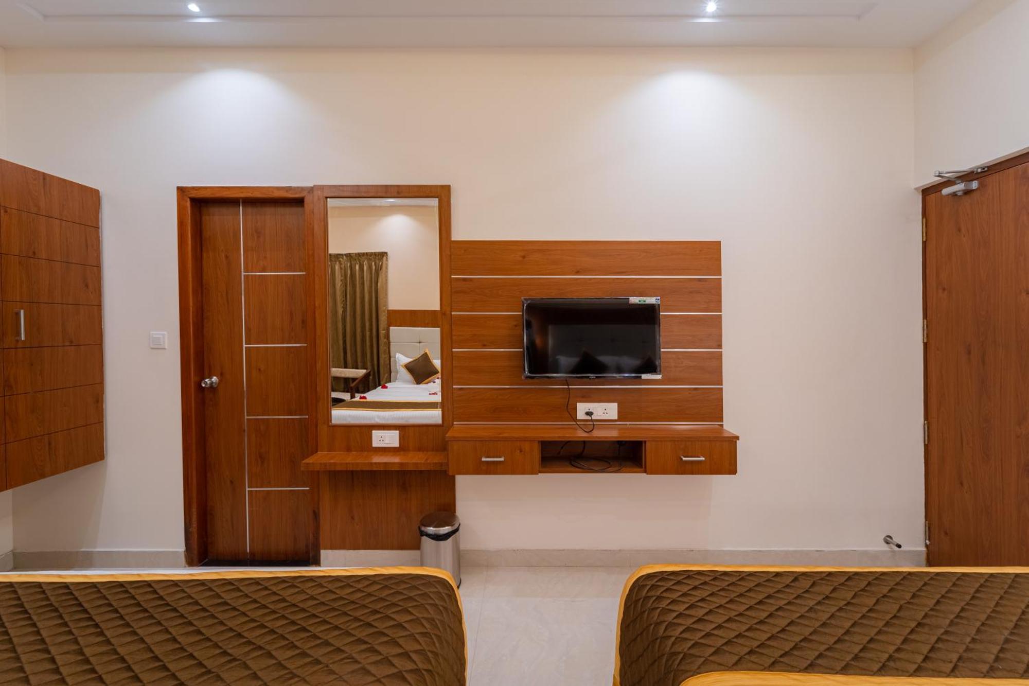 Welcome Grand Residency Puducherry Buitenkant foto