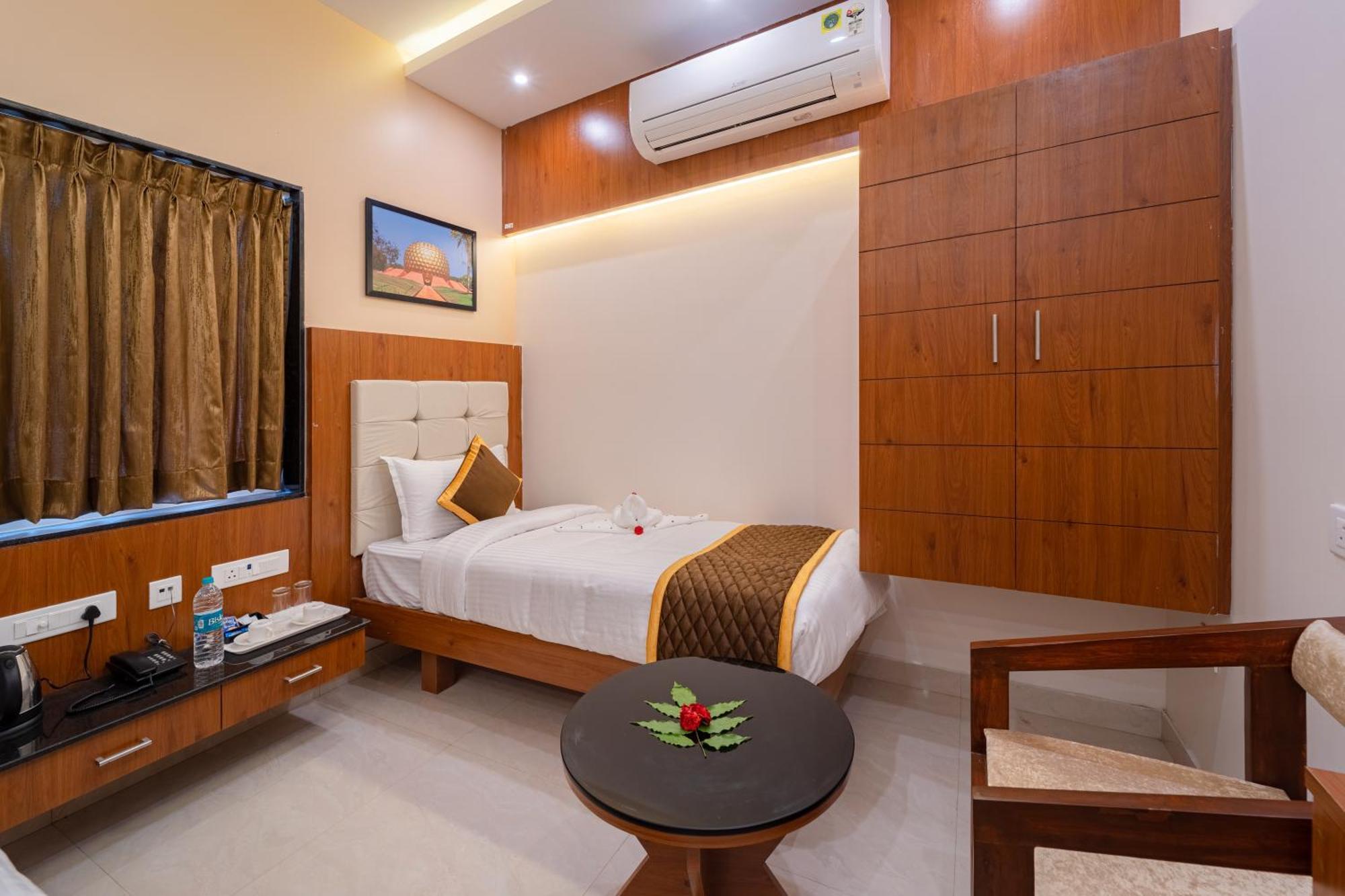 Welcome Grand Residency Puducherry Buitenkant foto